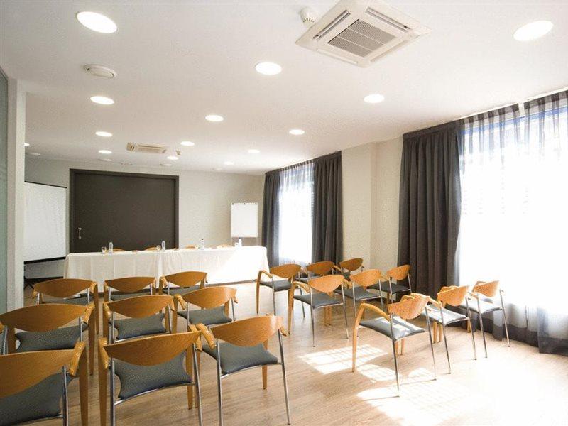 Hotel Cisneros 알칼라데에나레스 외부 사진