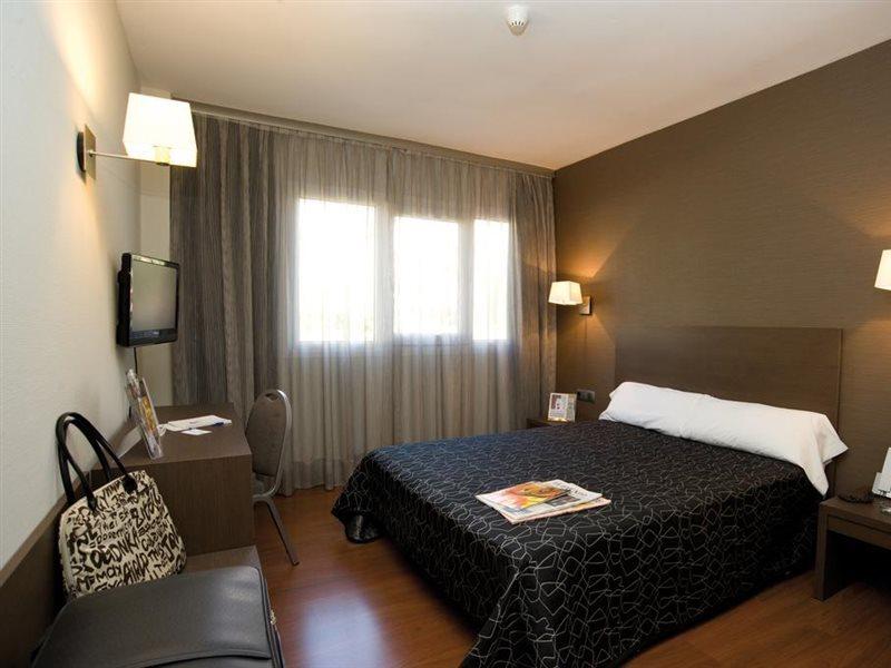 Hotel Cisneros 알칼라데에나레스 외부 사진