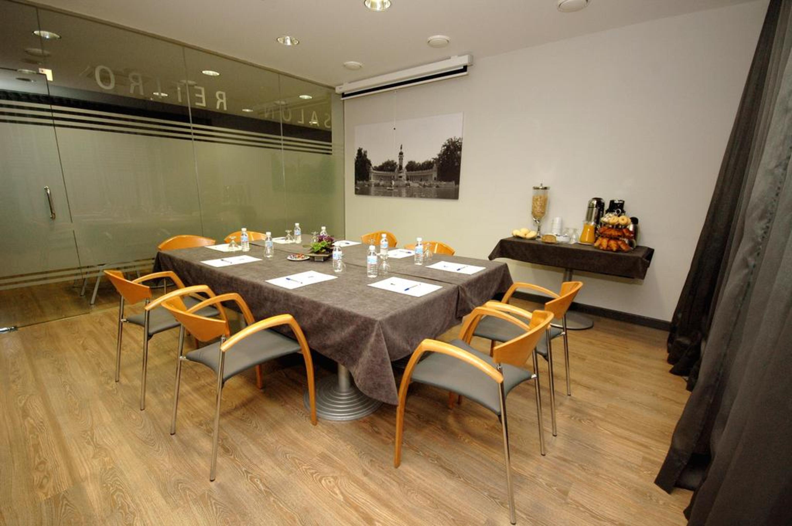 Hotel Cisneros 알칼라데에나레스 외부 사진