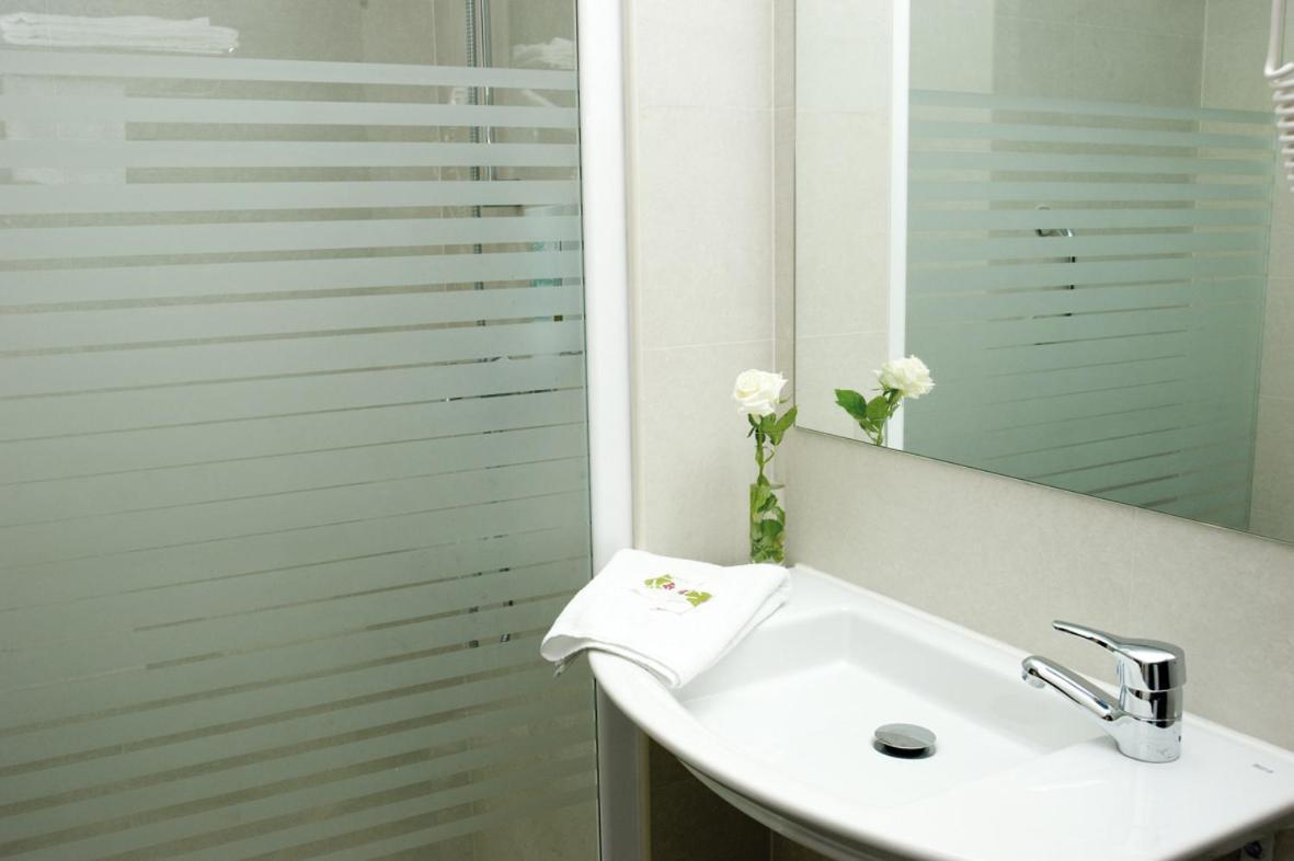 Hotel Cisneros 알칼라데에나레스 외부 사진