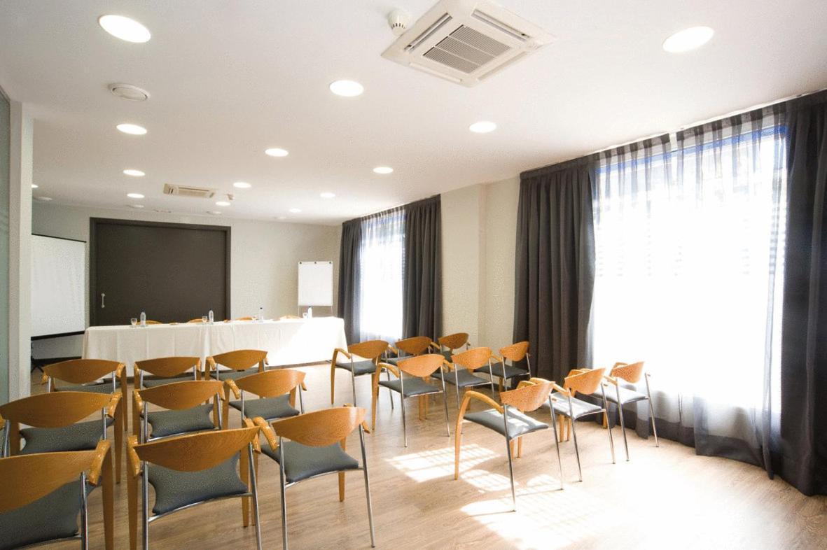 Hotel Cisneros 알칼라데에나레스 외부 사진