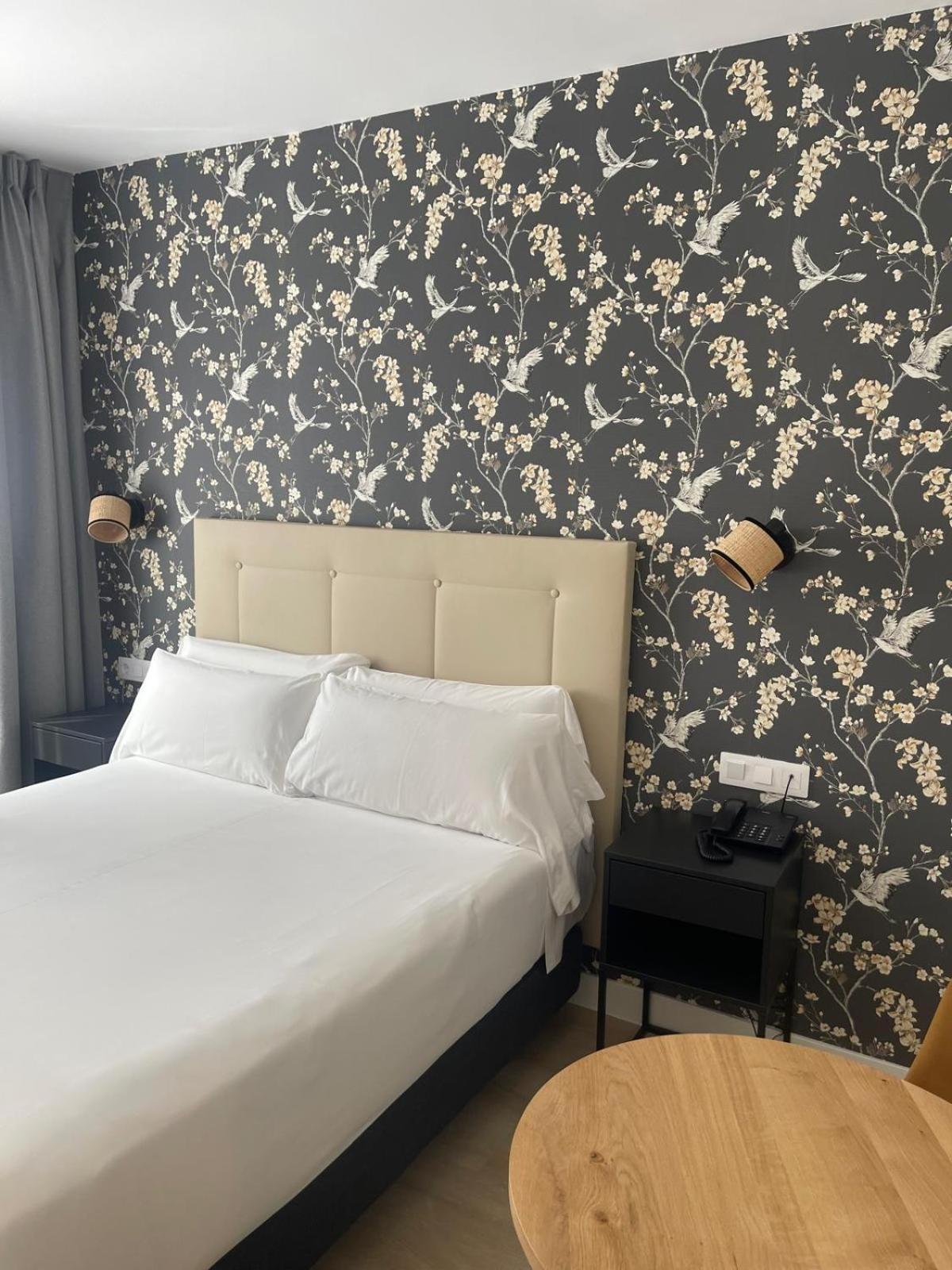 Hotel Cisneros 알칼라데에나레스 외부 사진