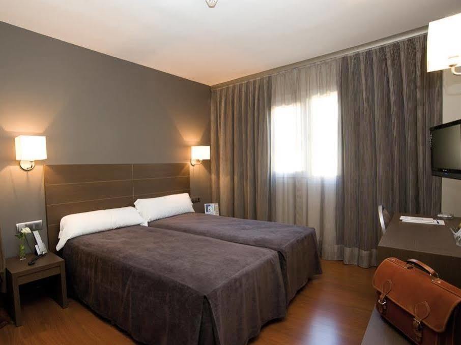 Hotel Cisneros 알칼라데에나레스 외부 사진